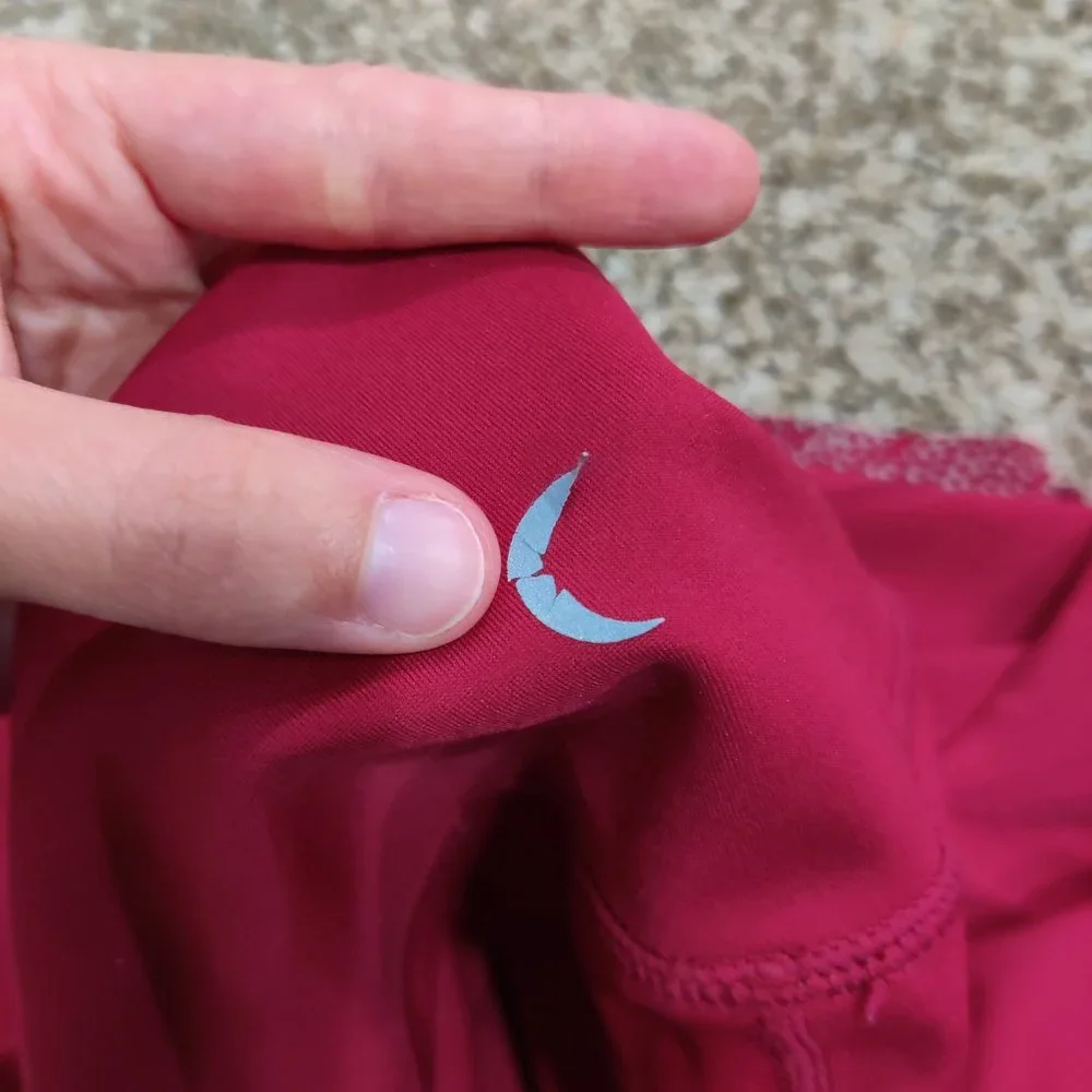 Zyia Active Merlot Pocket Reflective Light n Luxe 7/8 High Rise leggings, sz 6-8 - Picture 6 of 9